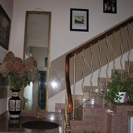 Maria Homestay *